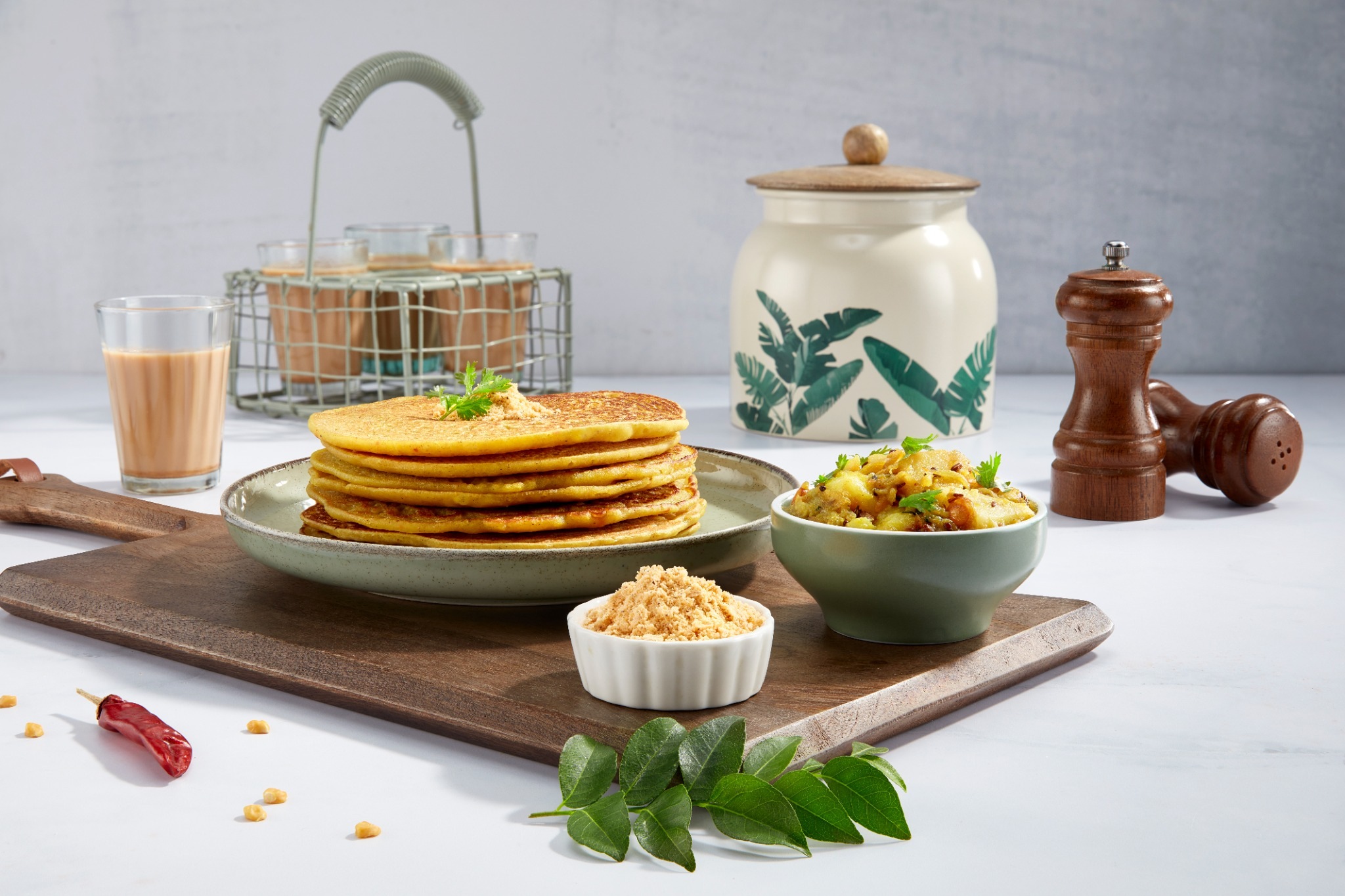 Jwarichi Amboli with Pud Chutney & Batata Bhaji